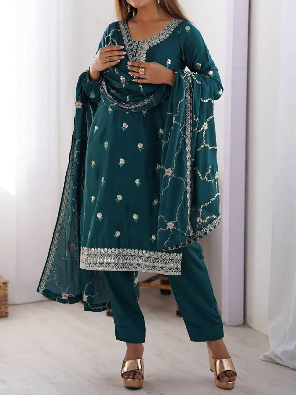 Embroidery Work Daily Wear Suits Sets With Dupatta And Bottom