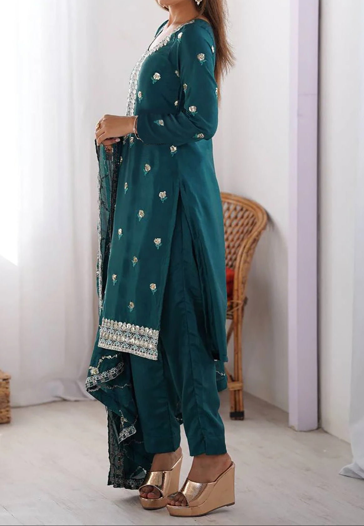 Embroidery Work Daily Wear Suits Sets With Dupatta And Bottom