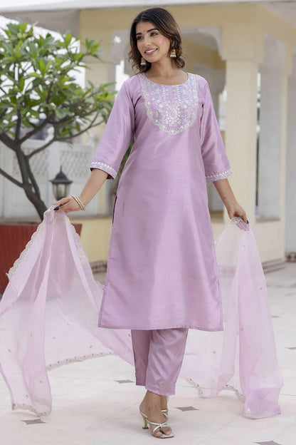 Baby Pink Silver Thread Work Embroiery Suits Set With Scallop Border Dupatta