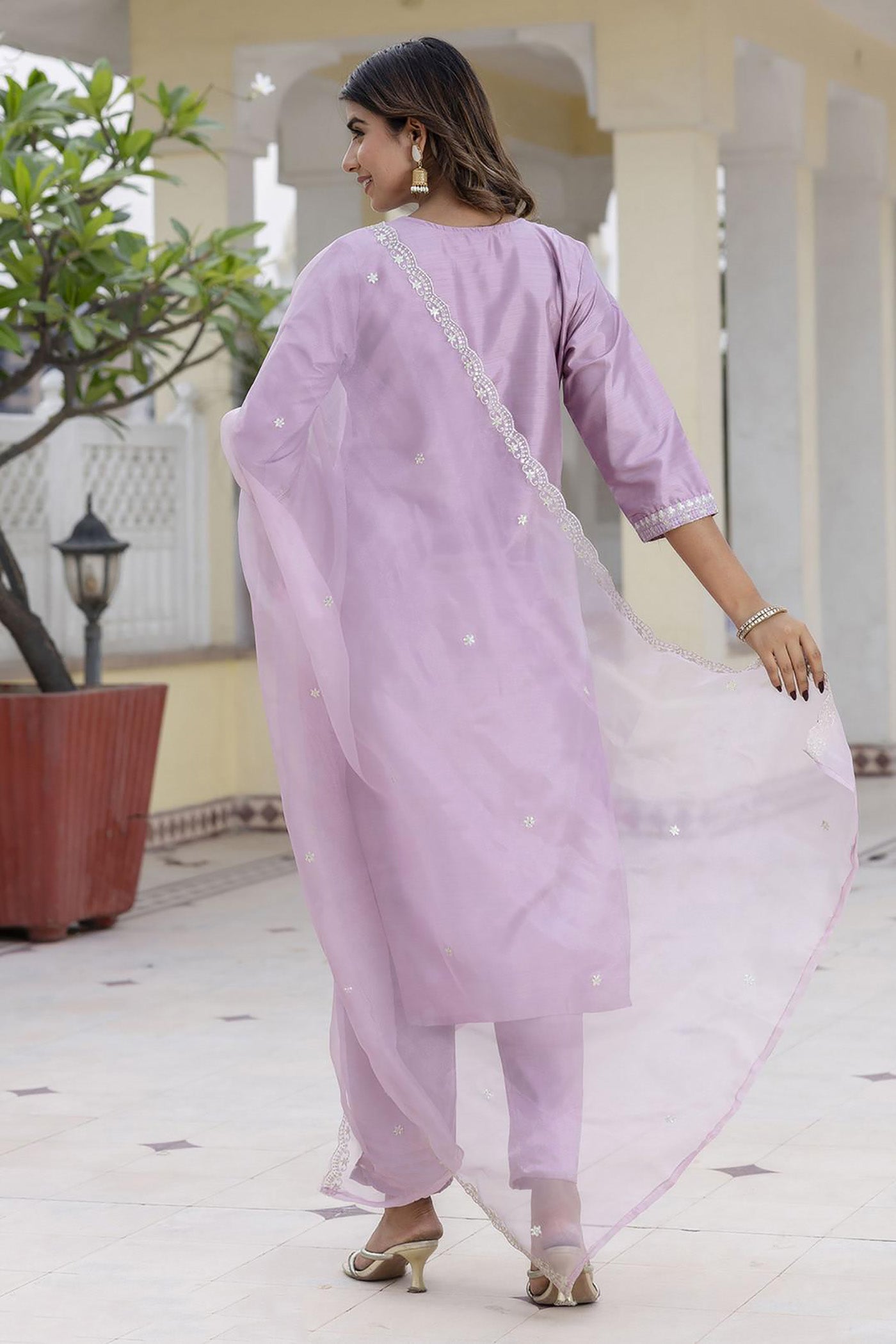 Baby Pink Silver Thread Work Embroiery Suits Set With Scallop Border Dupatta