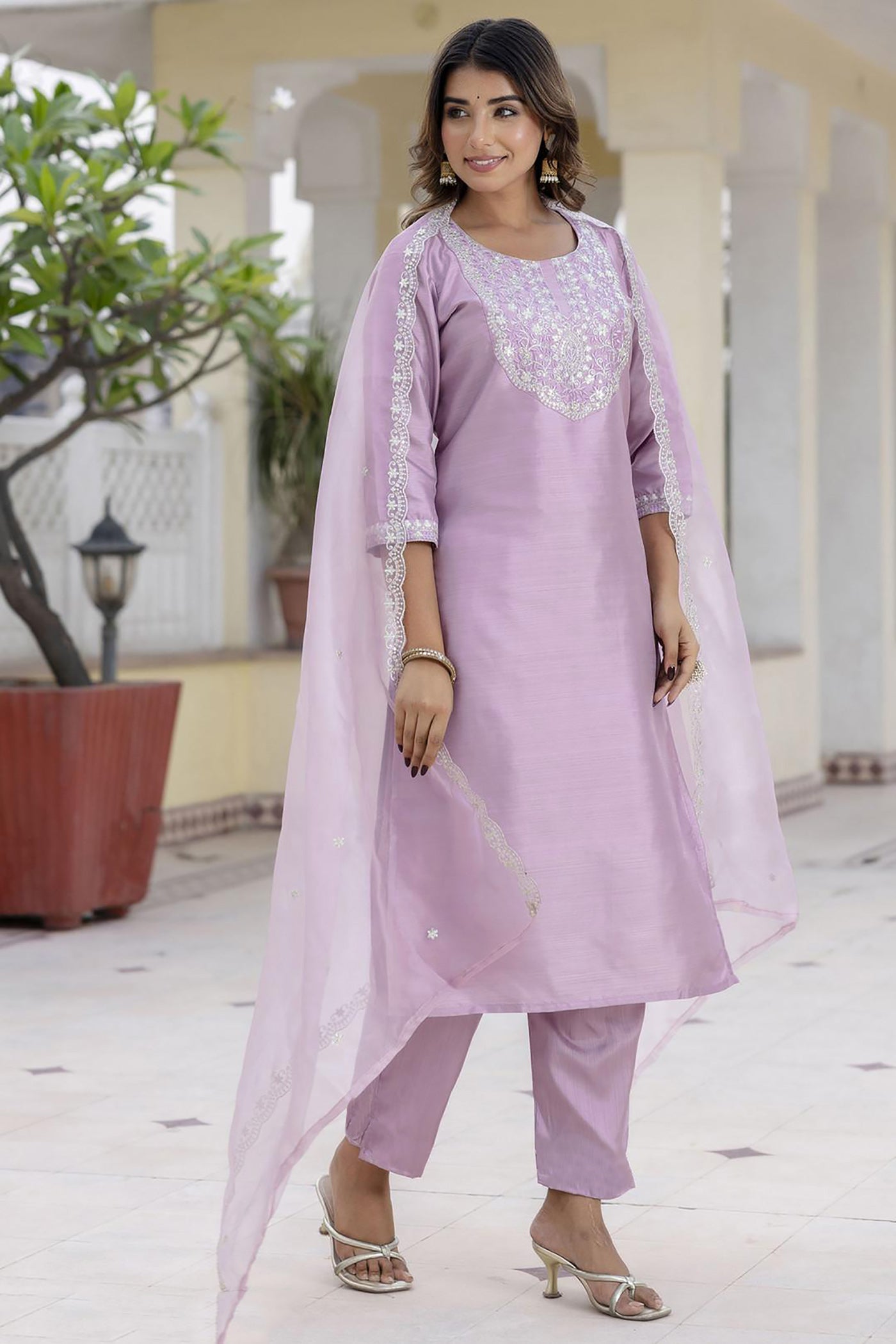 Baby Pink Silver Thread Work Embroiery Suits Set With Scallop Border Dupatta