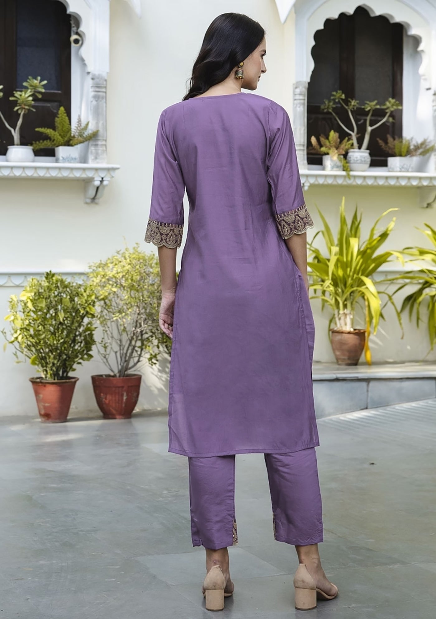 Luxurious Goldes Thread Work Kurti Suits Set With Golden Scallop Border Dupatta
