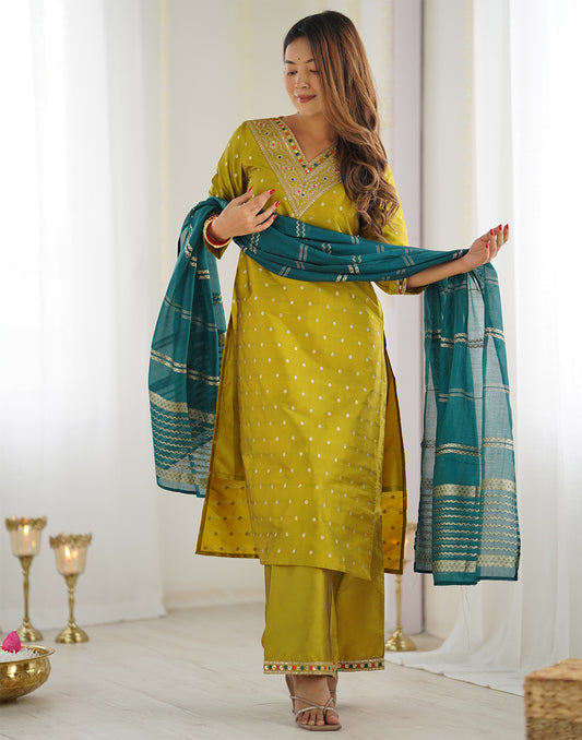 V Neck Rich Embrodery Work Kurti With Contrast Color Dupatta Suits Set