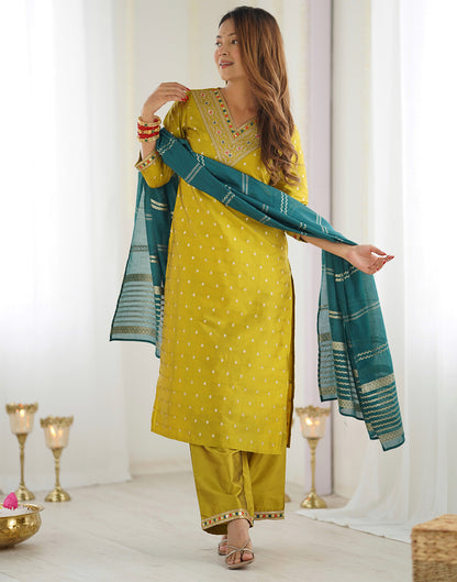 V Neck Rich Embrodery Work Kurti With Contrast Color Dupatta Suits Set