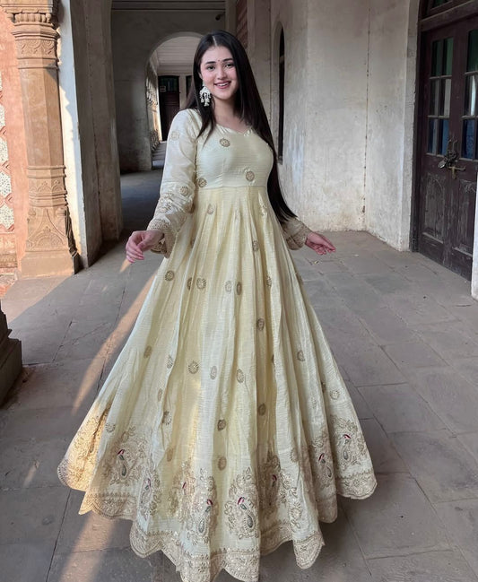The Bridal Luxe Edit – Premium Ivory Anarkali Gown