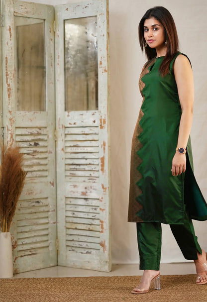 Attractive Golden Thread Jacquard Work Sleeveless Kurti Suits Sets With Dupatta
