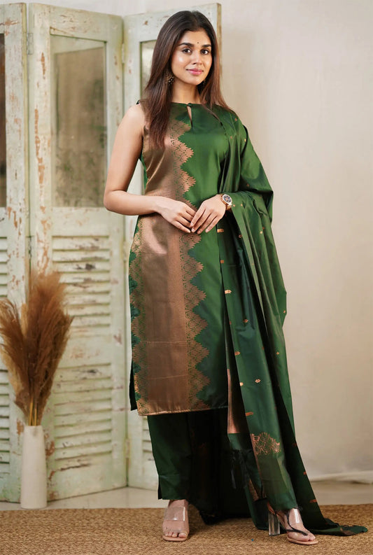 Attractive Golden Thread Jacquard Work Sleeveless Kurti Suits Sets With Dupatta