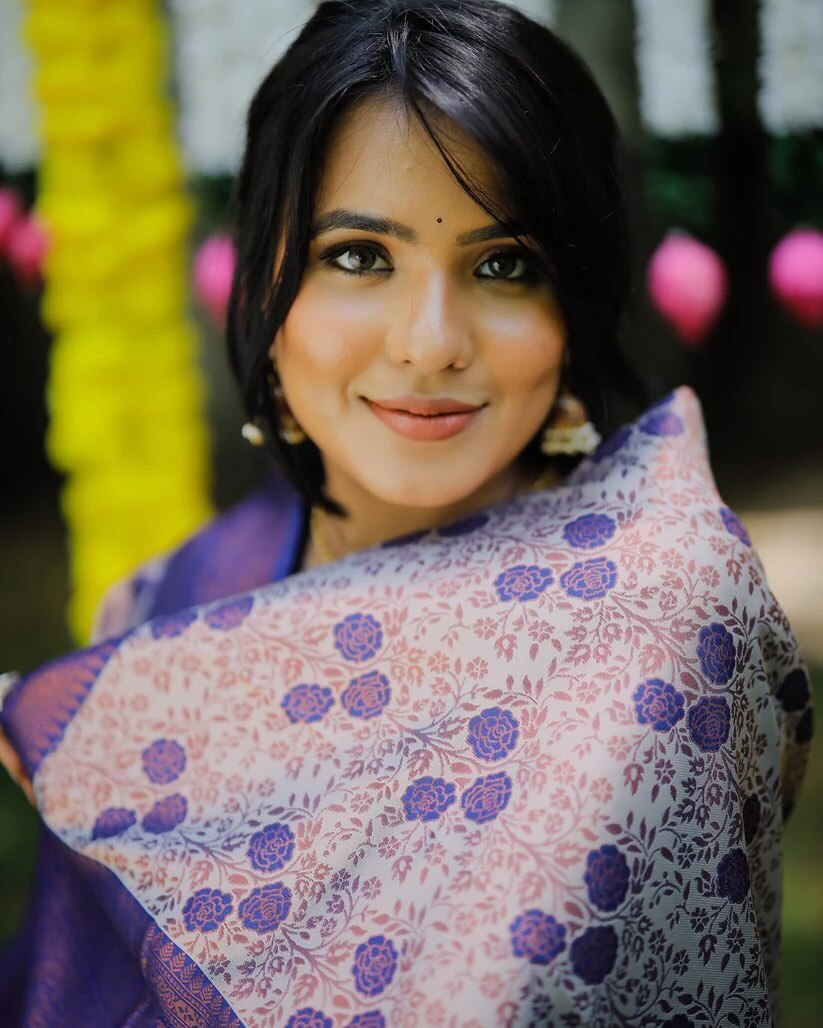 Luxe Jacquard Work 3/4 Sleeve Kurti Suits Set With Premium work Dupatta